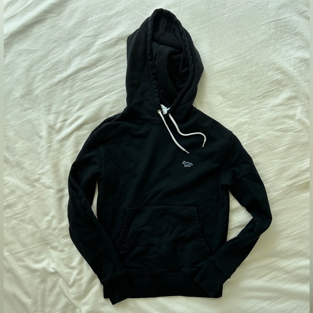 MAISON KITSUNE Paris Black Fox Patch Classic Hoodie